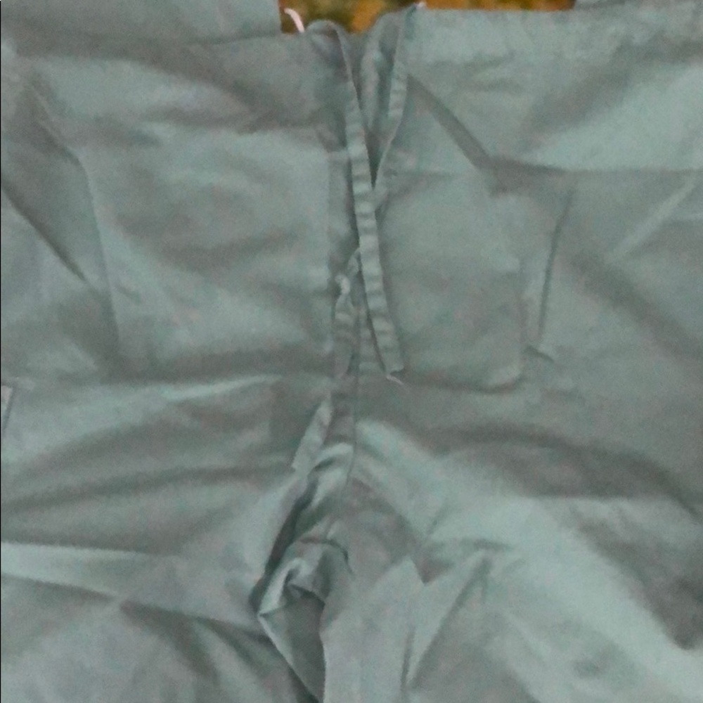 Scrub Set Top & Bottom - Picture 6 of 8